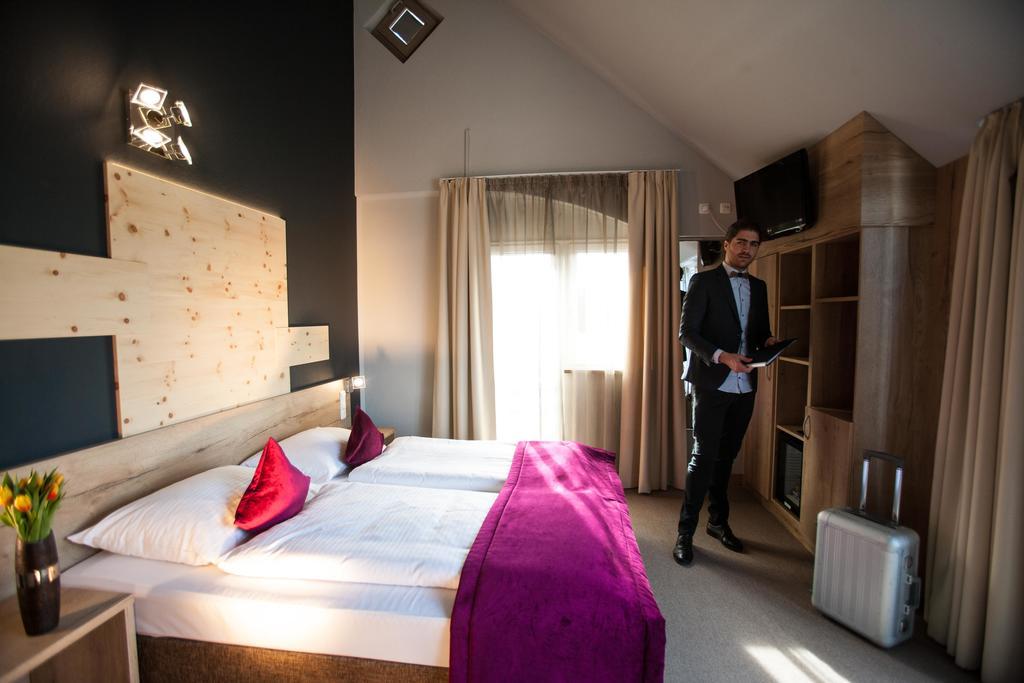 Amalienburg - Boutique & Boarding Hotel München Rum bild